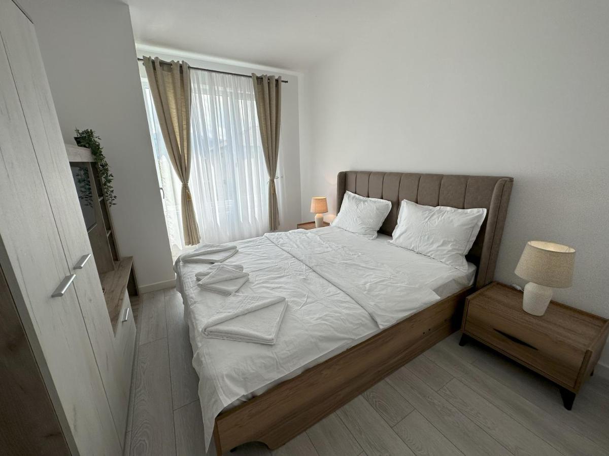 Elisio - Maple House Apartment Ghimbav ภายนอก รูปภาพ